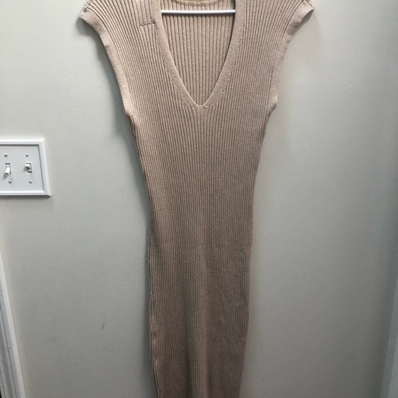 Elegant Beige Ribbed Knit Dress - Picture 2 of 3